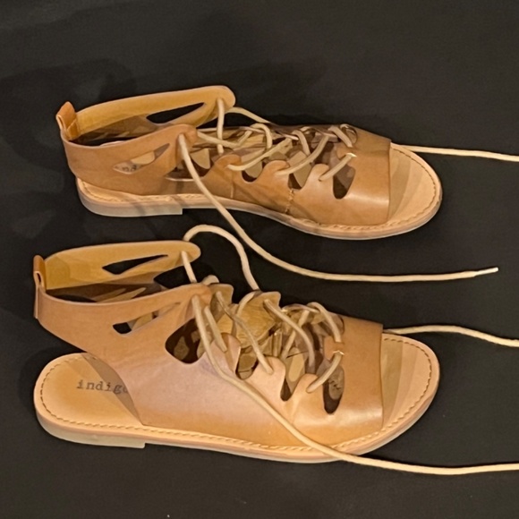 Sandals - Picture 3 of 3